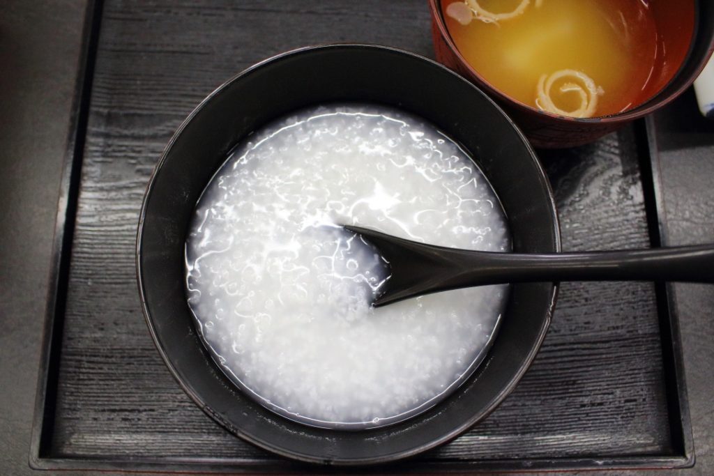 お粥、消化のいい食事